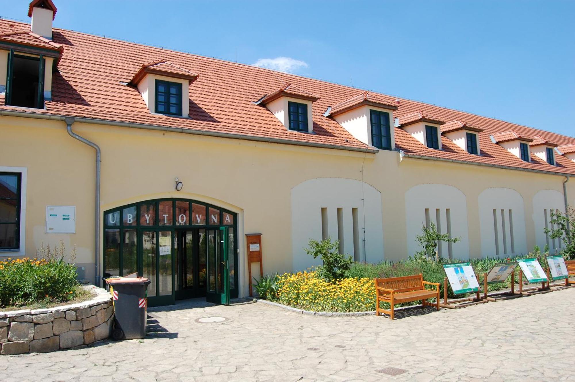 Ubytovna Toulcuv Dvur Praag Buitenkant foto